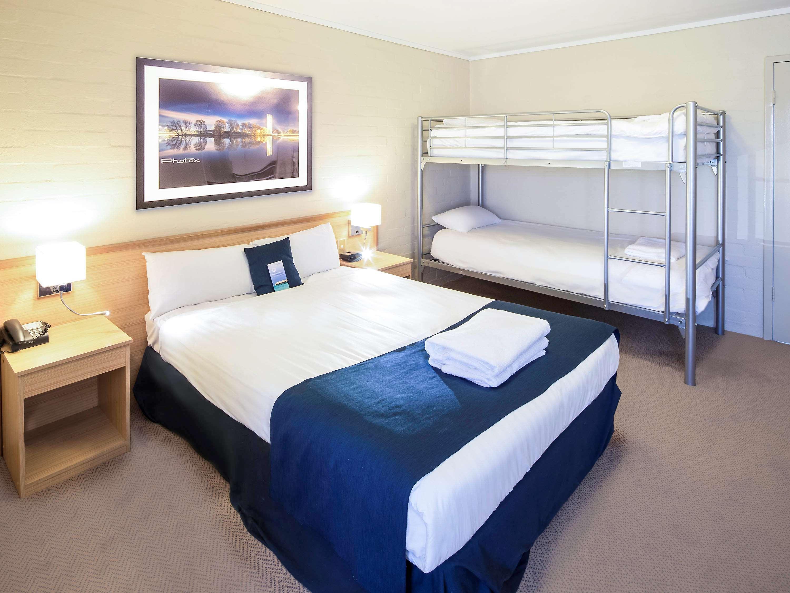 Ibis Styles Canberra Exterior foto