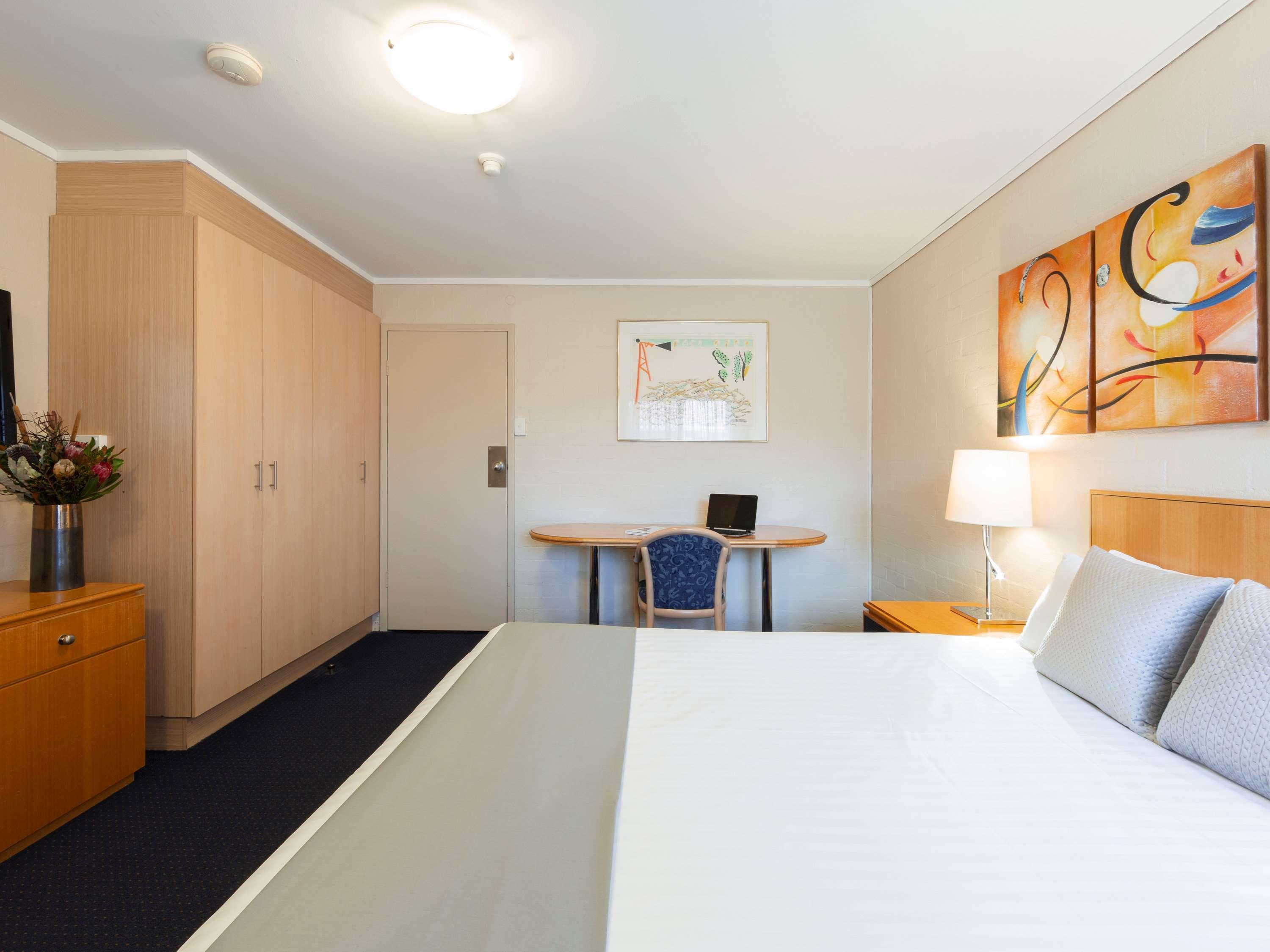 Ibis Styles Canberra Exterior foto