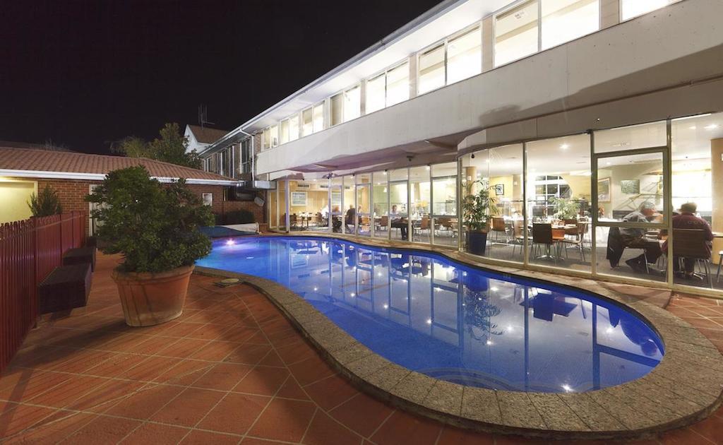 Ibis Styles Canberra Exterior foto
