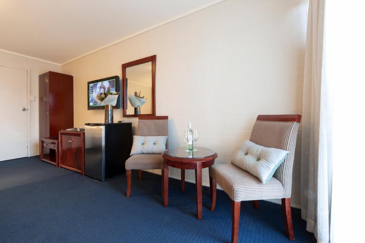Ibis Styles Canberra Exterior foto